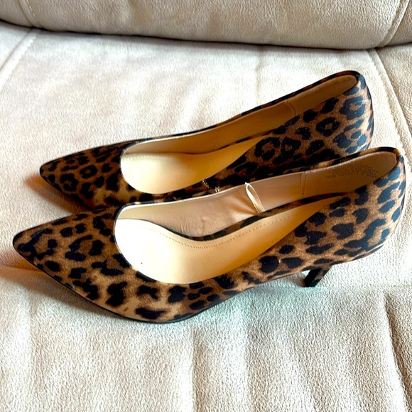 H&M Shoes - H&M animal print pumps